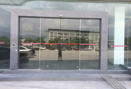 感應(yīng)自動門